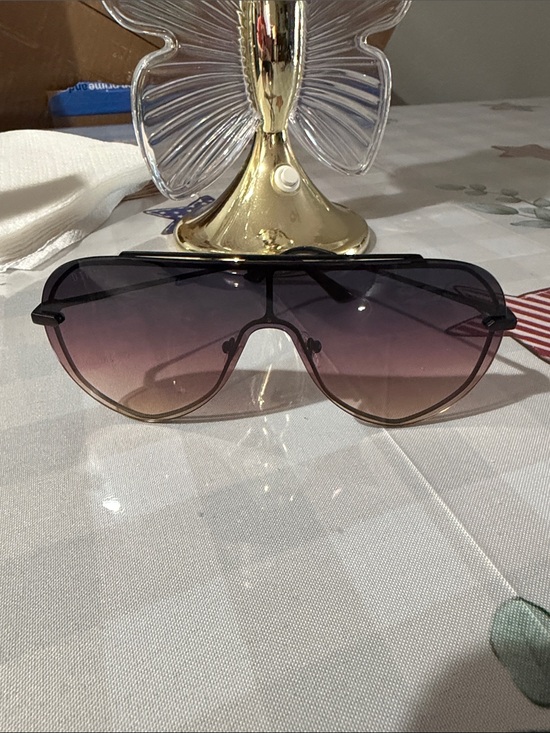 Diff Eyewear Accessories - Diff Eyewear Black Frame with Brown Gradient Lenses Sunglasses